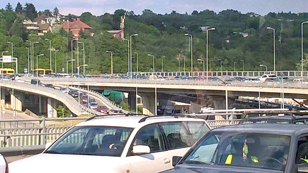 Мало бусом, више пешке